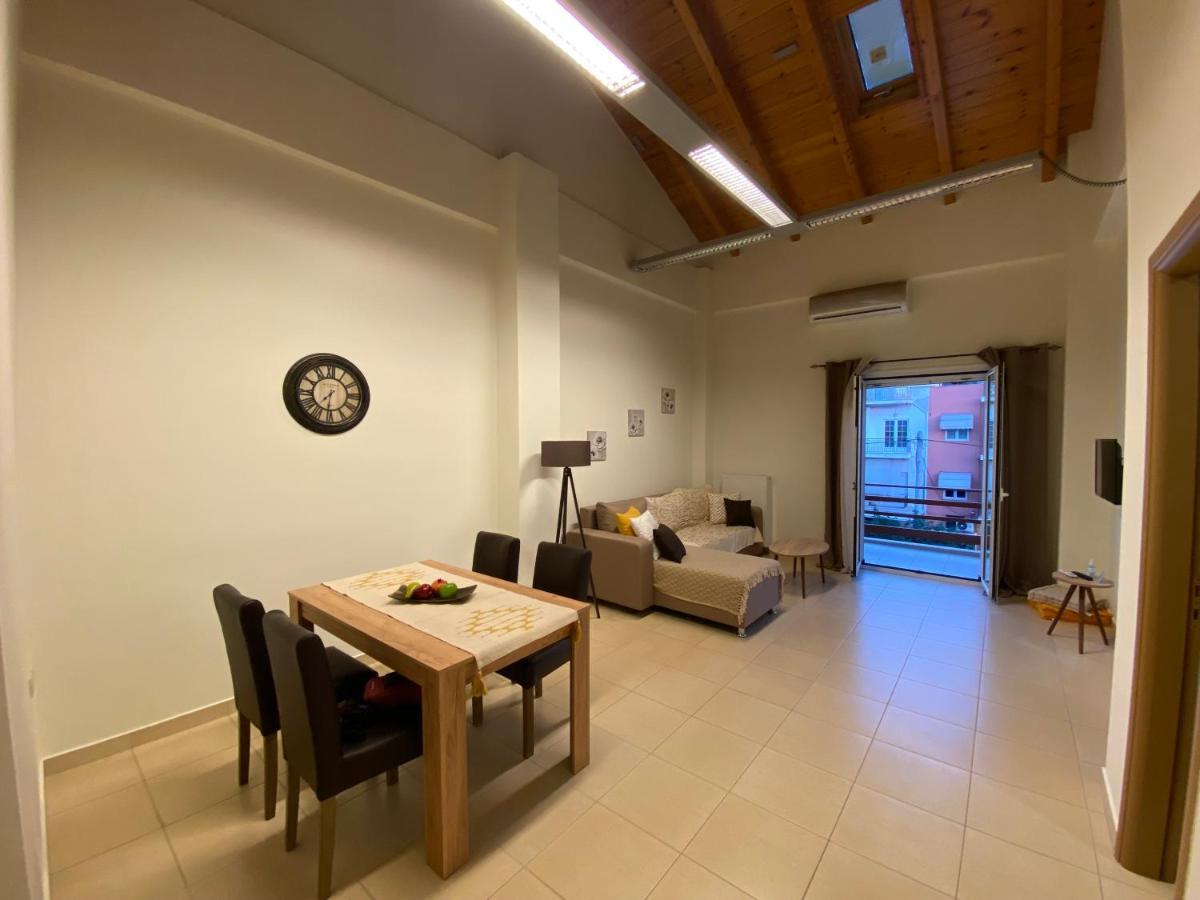 Aggeliki'S Guest House นาฟปลิโอ ภายนอก รูปภาพ