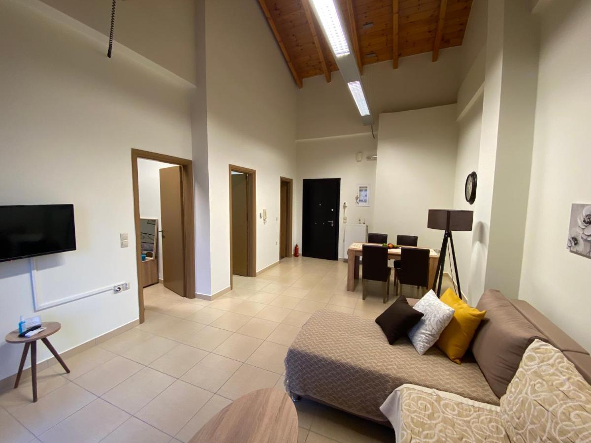 Aggeliki'S Guest House นาฟปลิโอ ภายนอก รูปภาพ