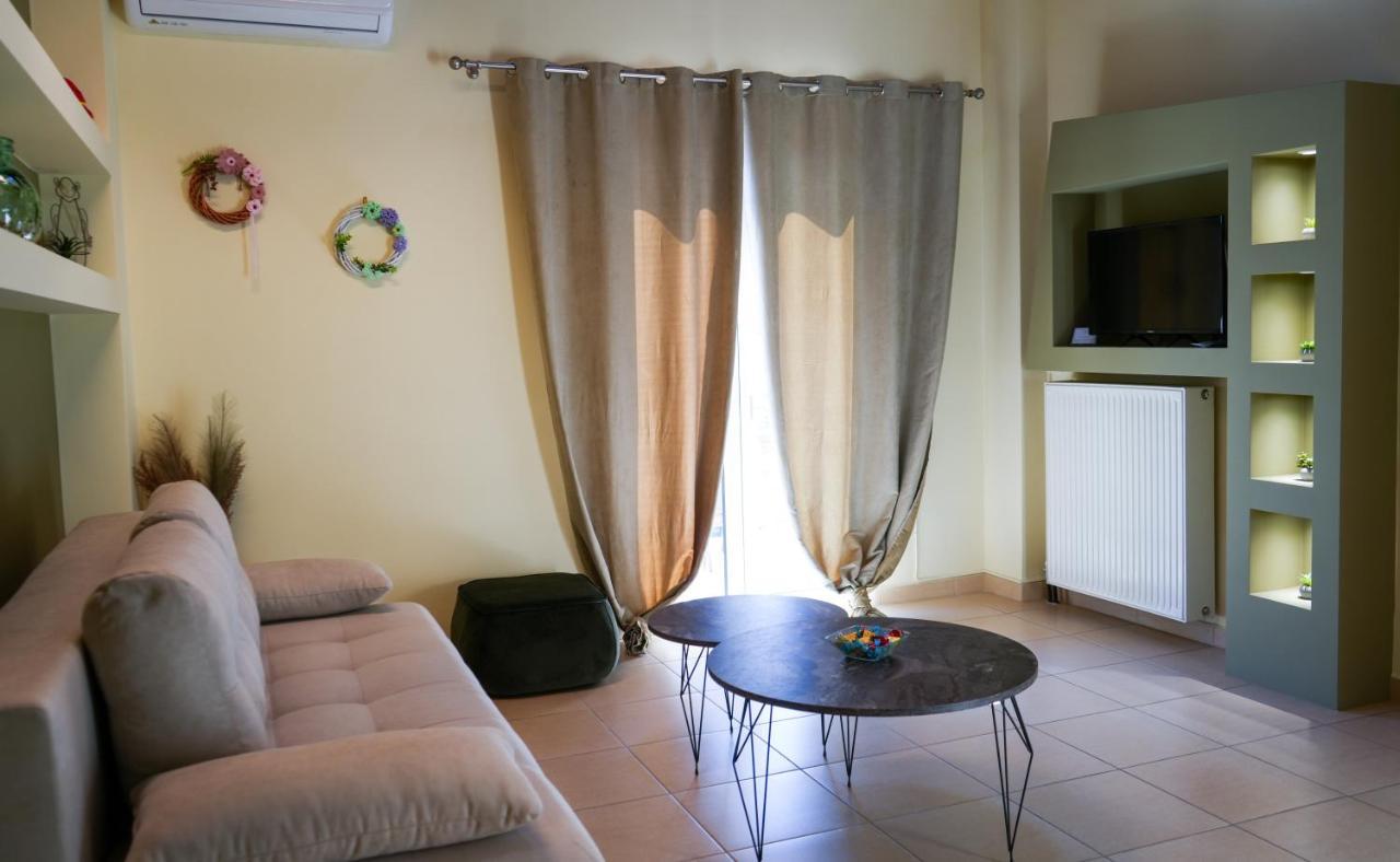 Aggeliki'S Guest House นาฟปลิโอ ภายนอก รูปภาพ