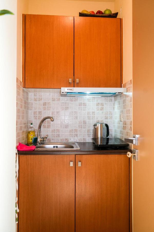 Aggeliki'S Guest House นาฟปลิโอ ภายนอก รูปภาพ