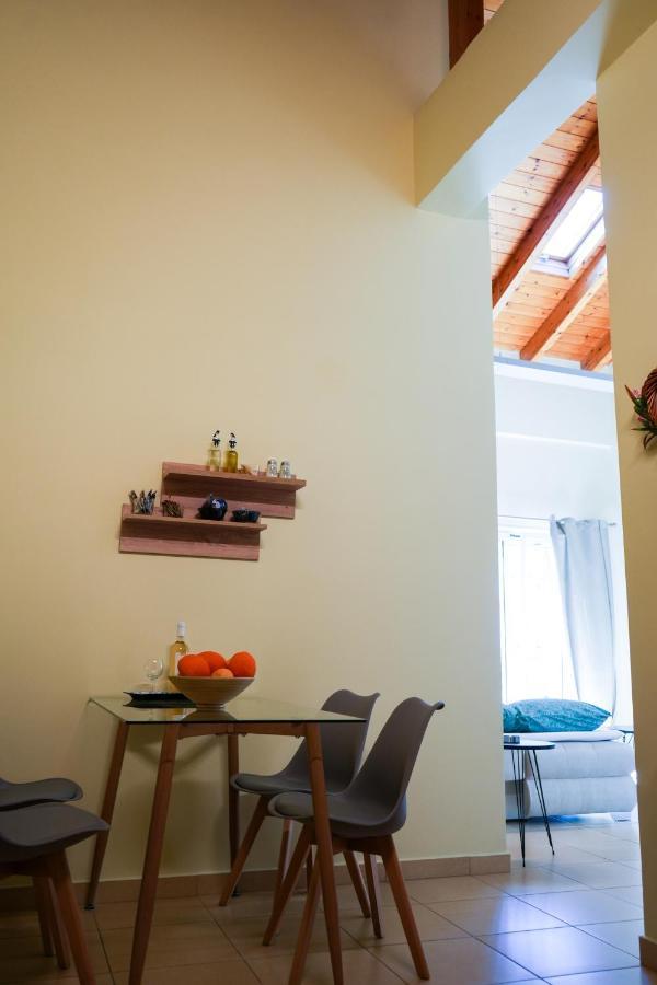 Aggeliki'S Guest House นาฟปลิโอ ภายนอก รูปภาพ